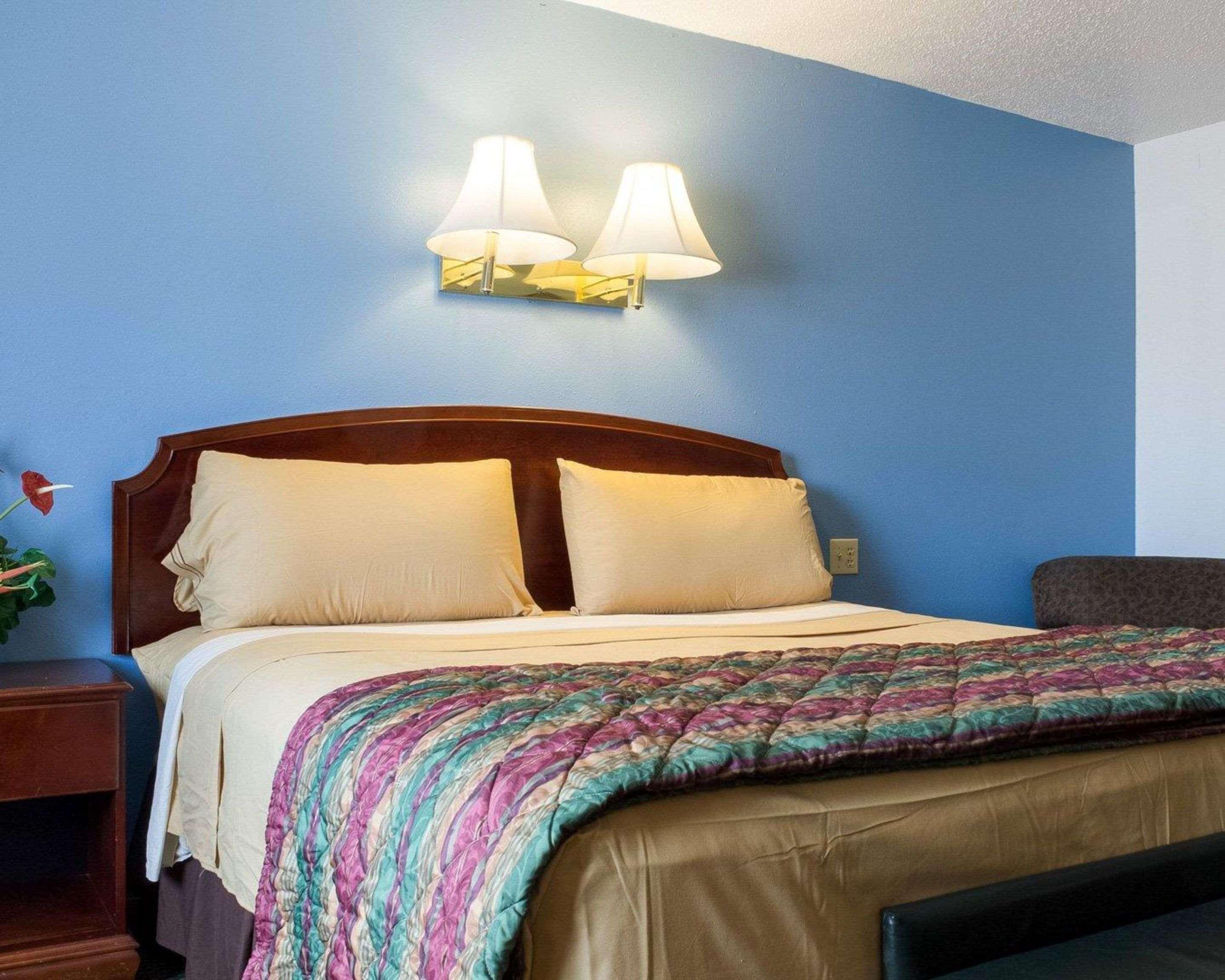 Rodeway Inn West Fargo Екстериор снимка