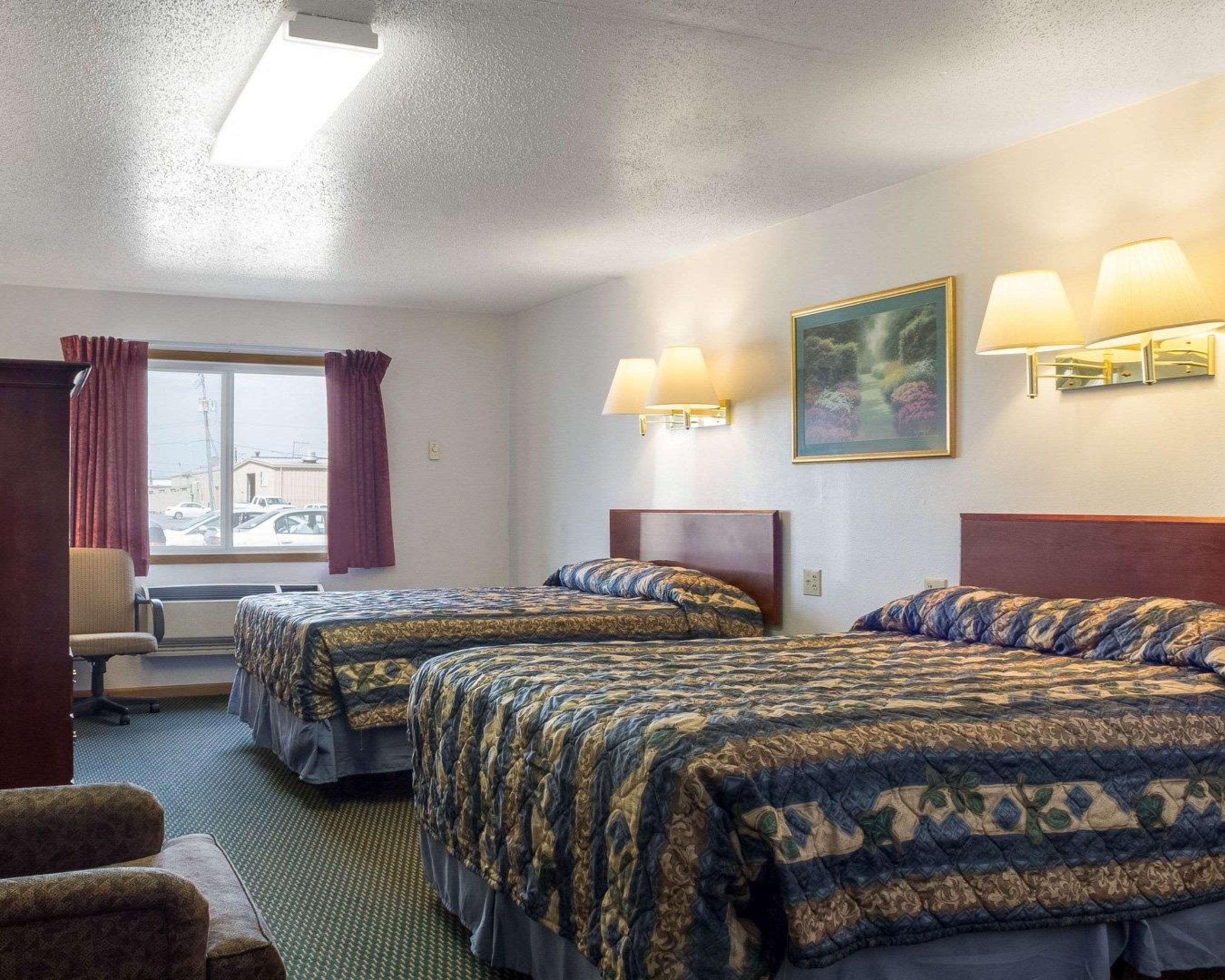 Rodeway Inn West Fargo Екстериор снимка