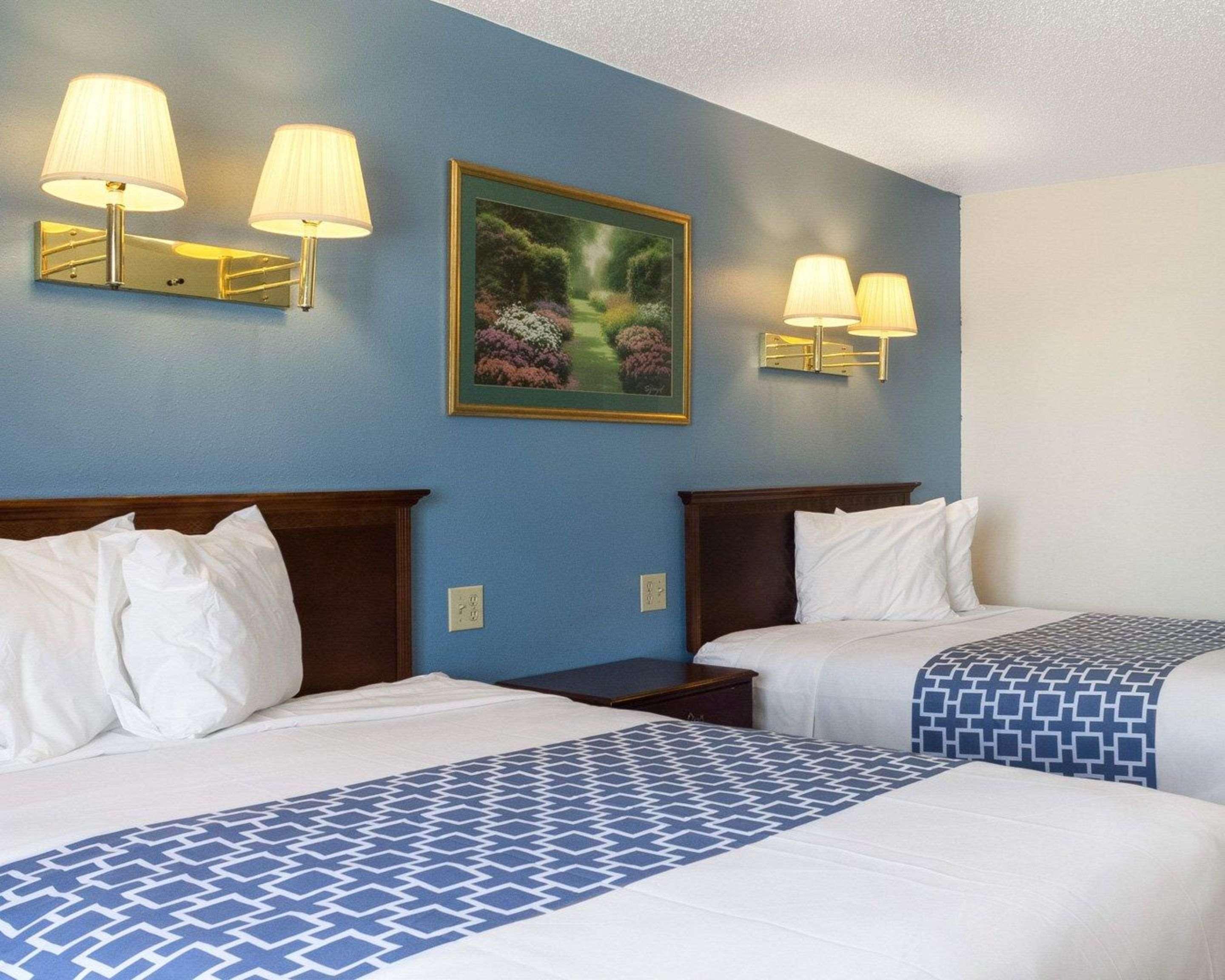 Rodeway Inn West Fargo Екстериор снимка
