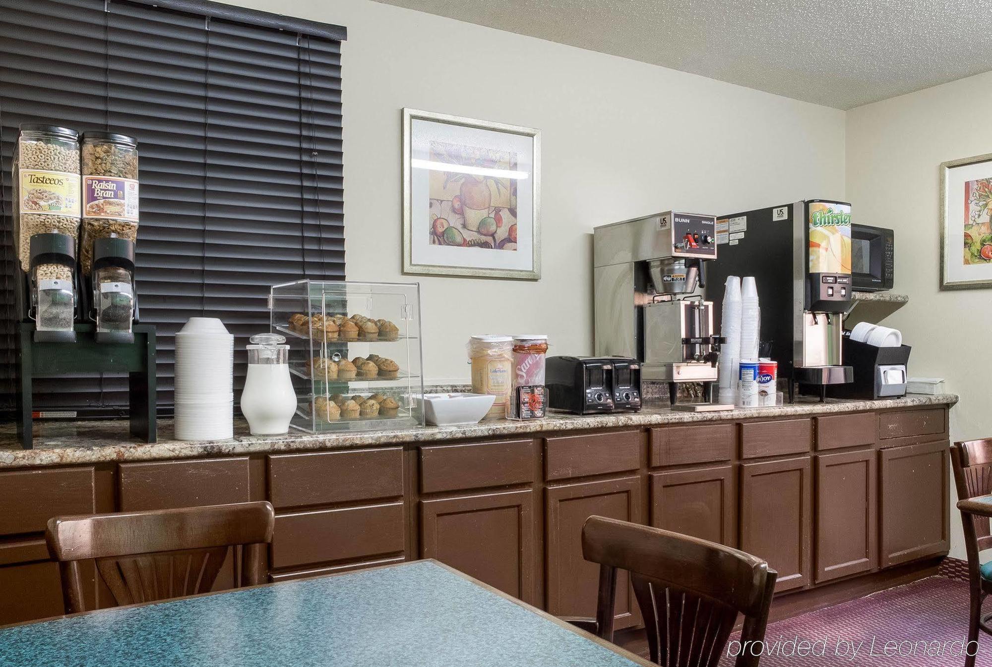 Rodeway Inn West Fargo Екстериор снимка