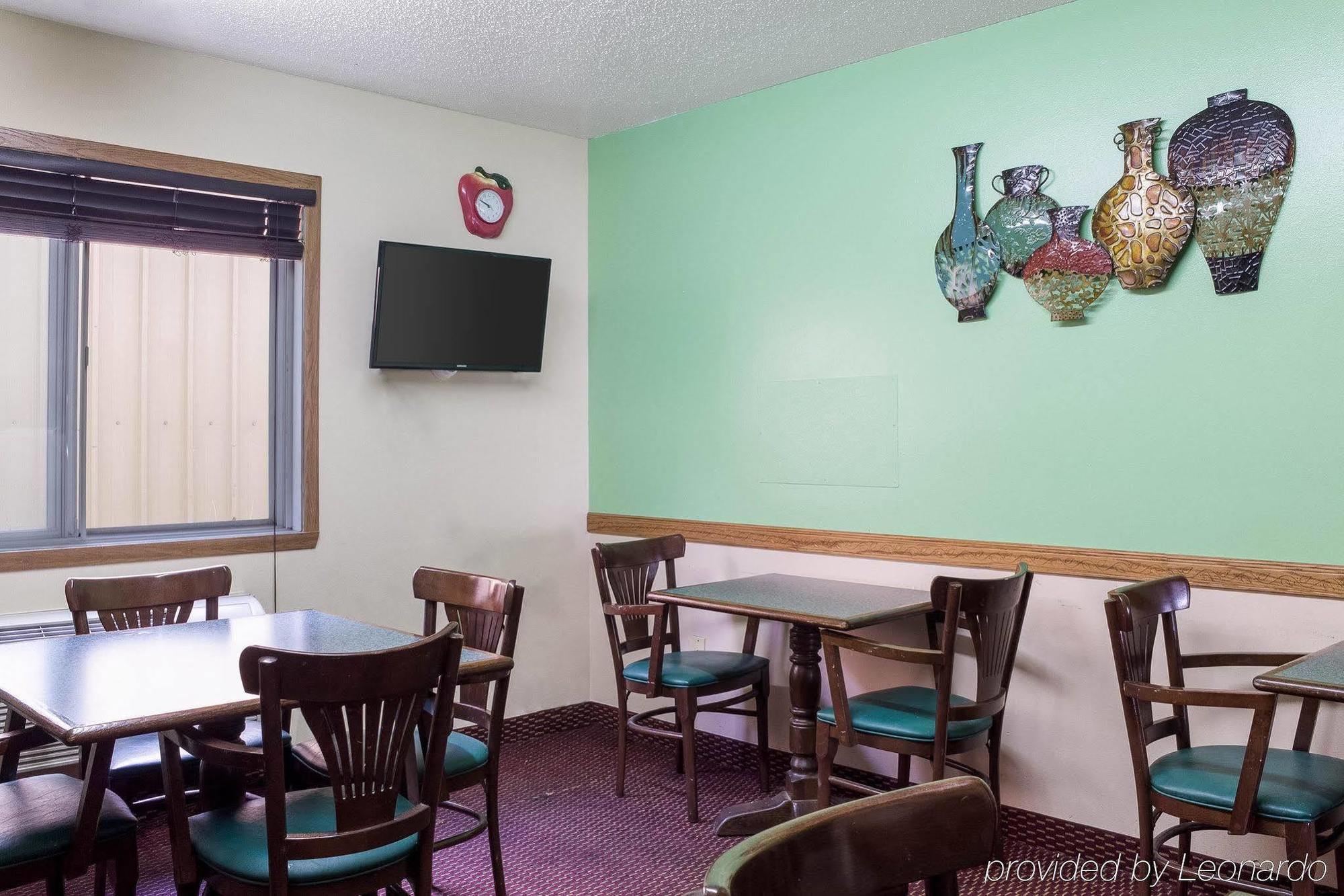 Rodeway Inn West Fargo Екстериор снимка
