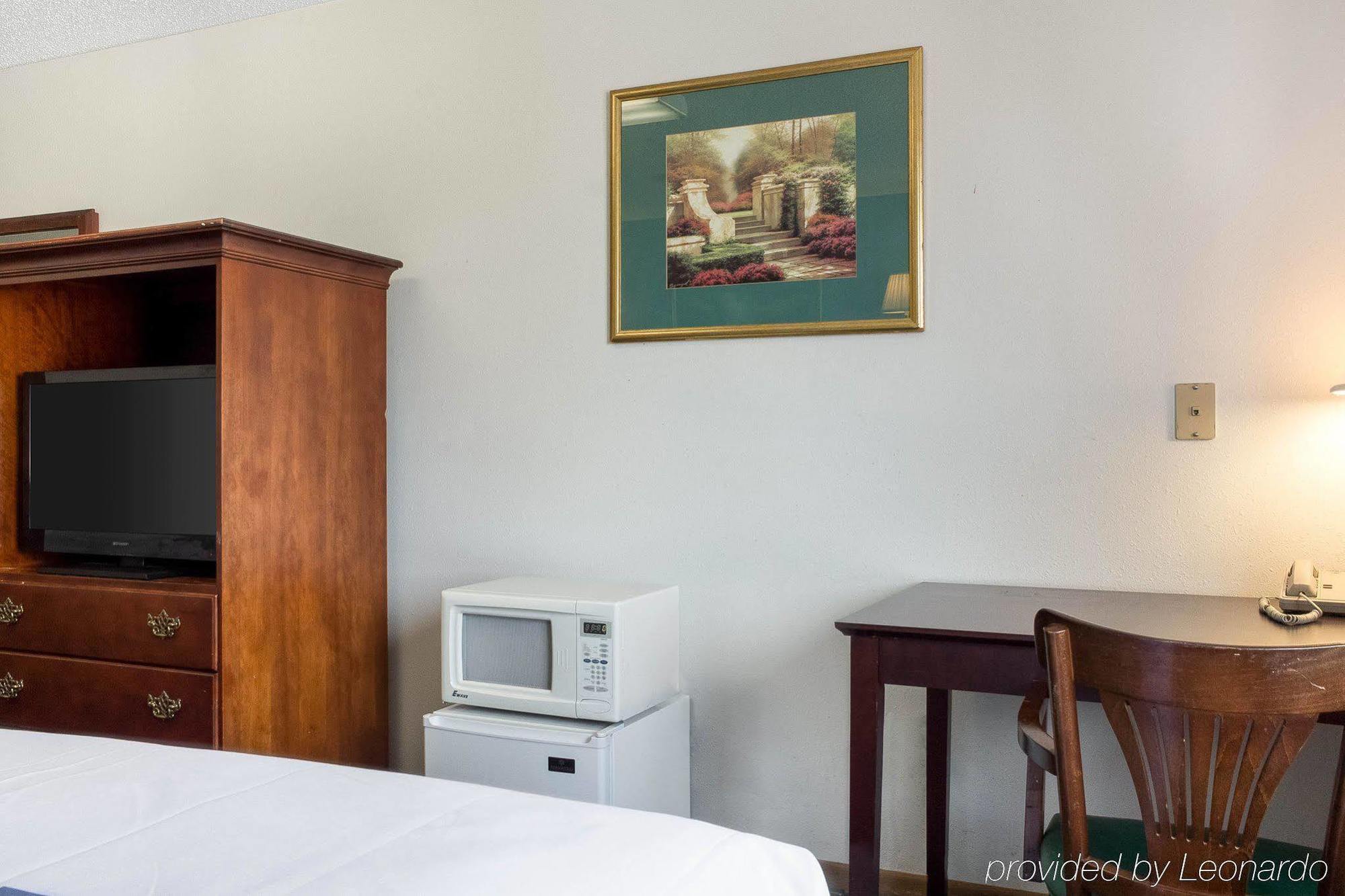 Rodeway Inn West Fargo Екстериор снимка