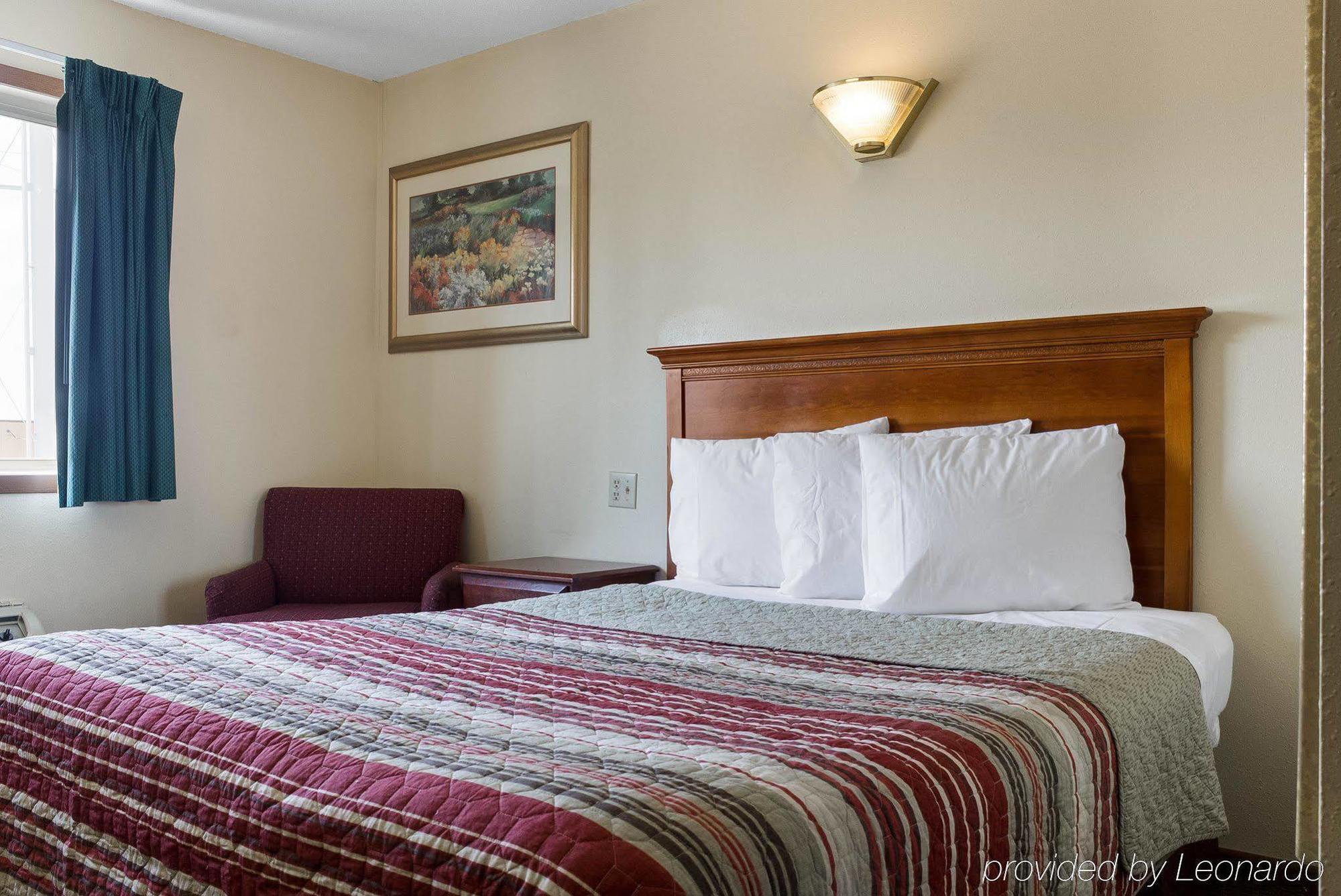 Rodeway Inn West Fargo Екстериор снимка