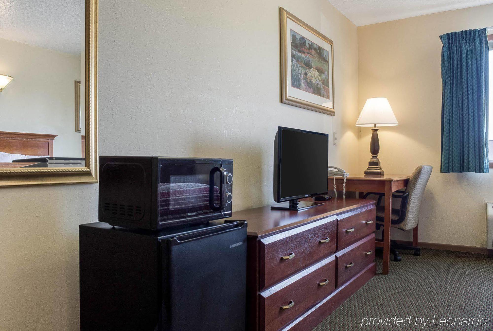 Rodeway Inn West Fargo Екстериор снимка