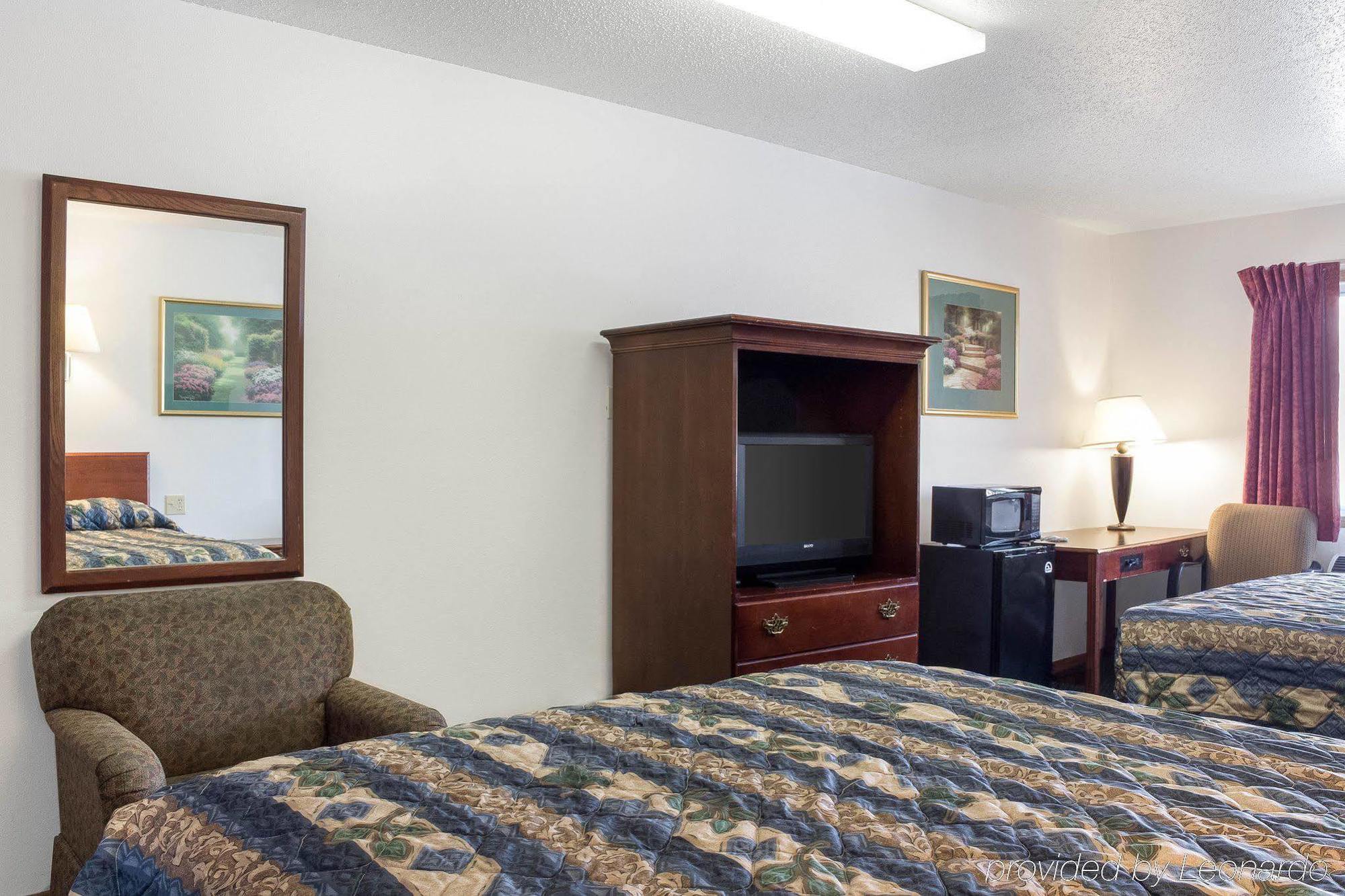 Rodeway Inn West Fargo Екстериор снимка